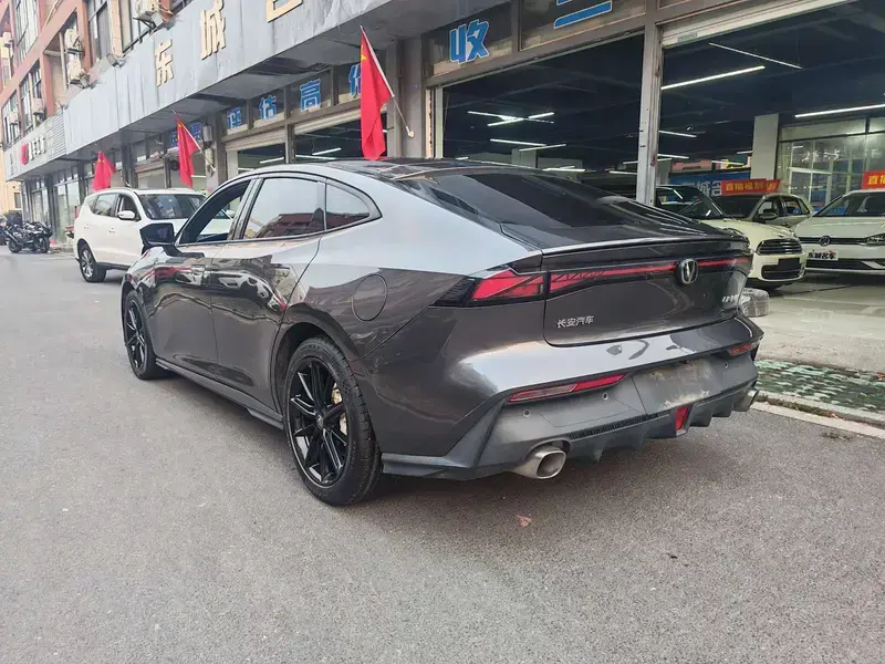 2022 Changan UNI-V с пробегом 56 000 км