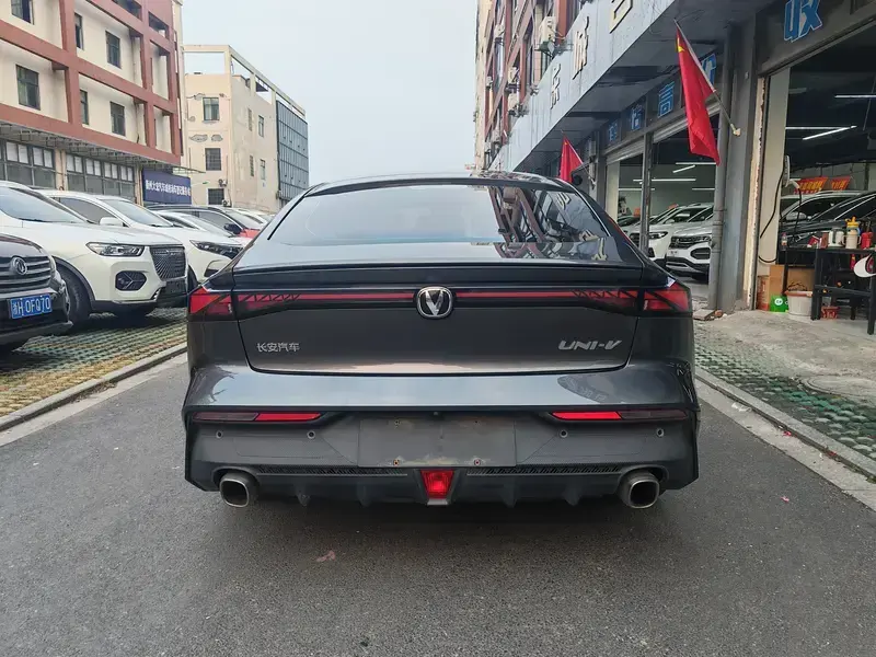 2022 Changan UNI-V с пробегом 56 000 км