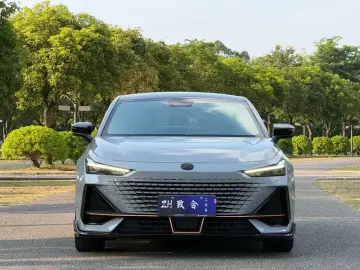 2022 Changan UNI-V с пробегом 38 000 км