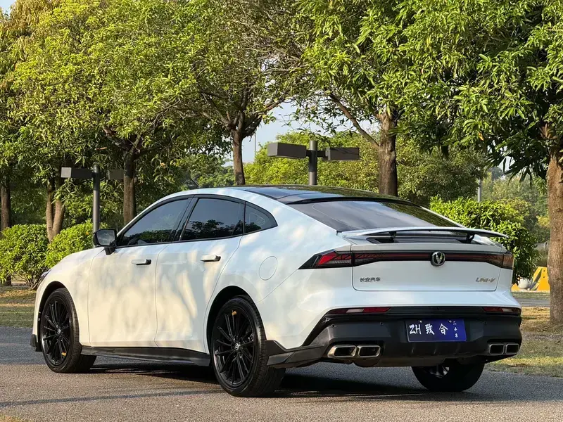 2024 Changan UNI-V с пробегом 27 000 км