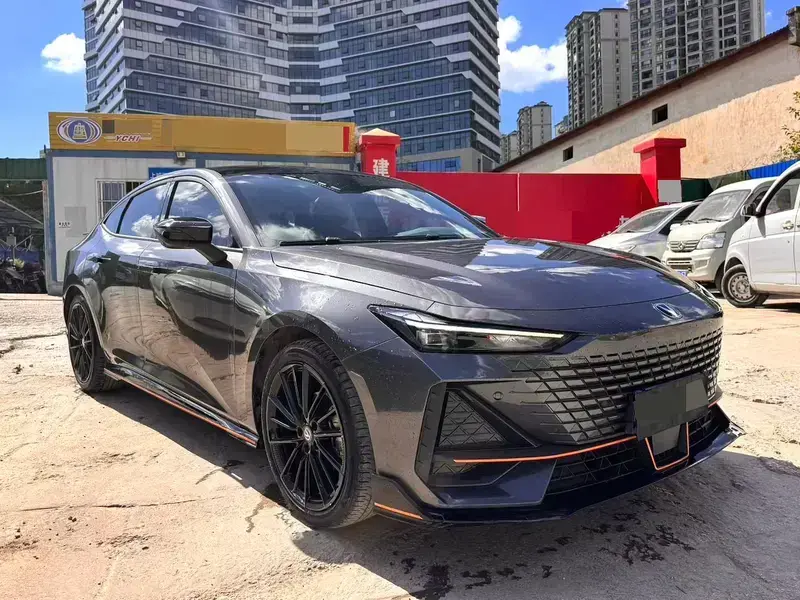 2022 Changan UNI-V с пробегом 59 000 км