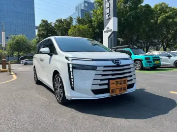 2024 GAC Trumpchi E8 с пробегом 15 000 км