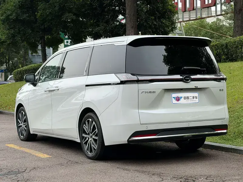 2024 GAC Trumpchi E8 с пробегом 9 800 км