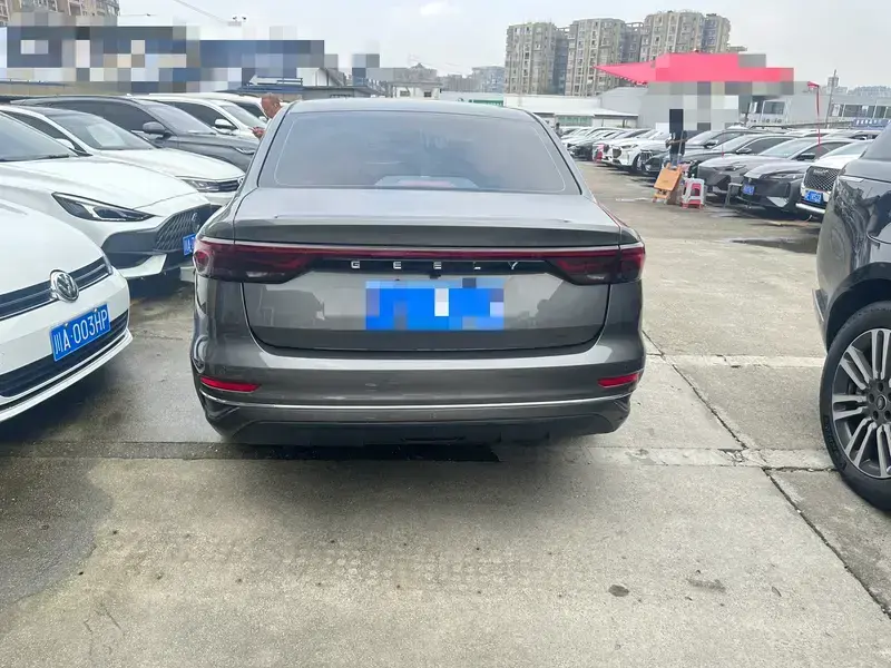 2022 Geely Emgrand с пробегом 36 000 км