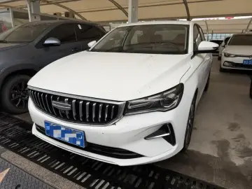 2025 Geely Emgrand с пробегом 6 800 км