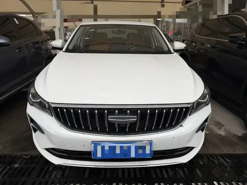 2025 Geely Emgrand с пробегом 6 800 км