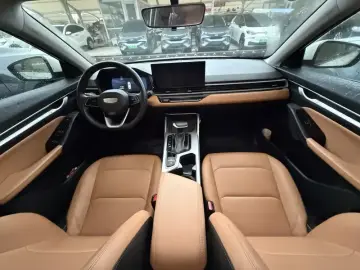 2025 Geely Emgrand с пробегом 6 800 км