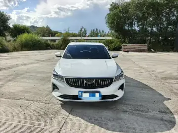 2022 Geely Emgrand с пробегом 16 000 км