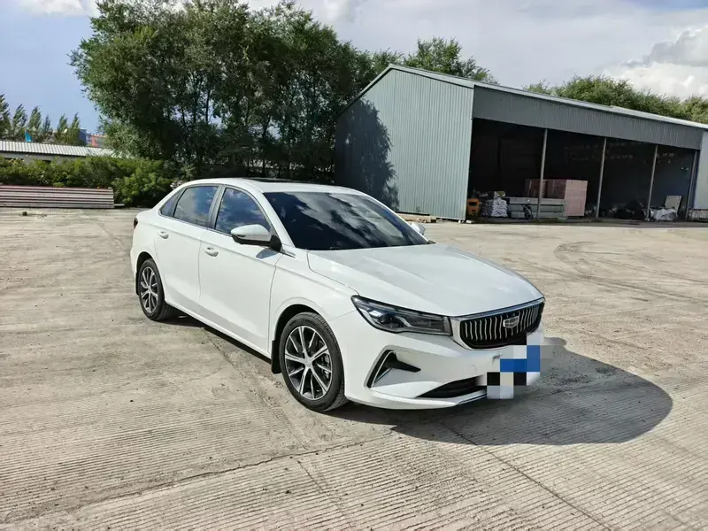 2022 Geely Emgrand с пробегом 16 000 км