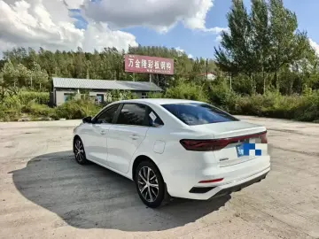 2022 Geely Emgrand с пробегом 16 000 км