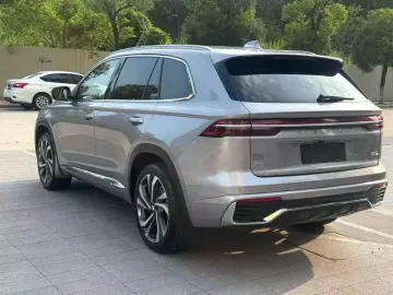 2021 Geely Monjaro с пробегом 30 000 км