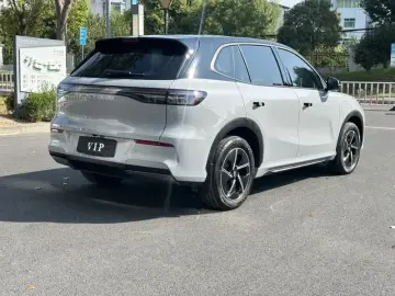 2024 Geely Galaxy E5 с пробегом 26 000 км