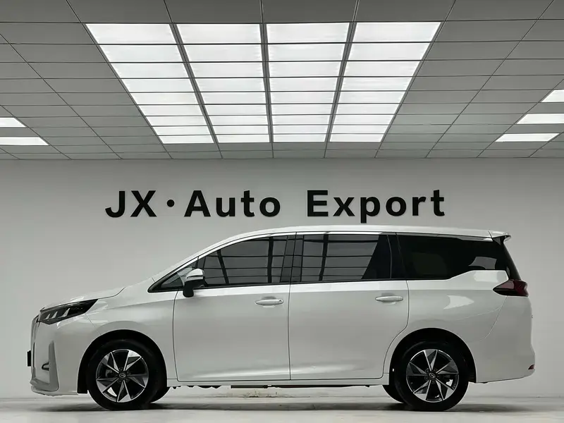 2021 GAC Trumpchi M6 с пробегом 18 000 км
