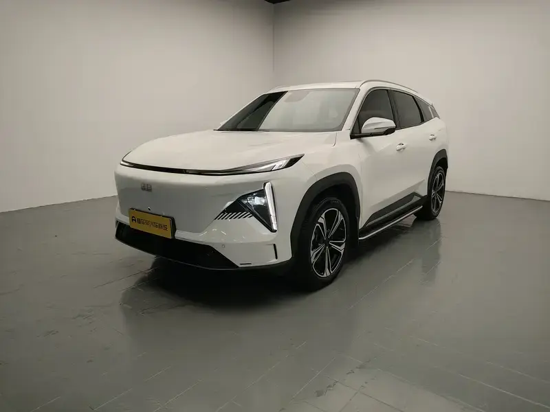 2023 Geely Galaxy L7 с пробегом 34 000 км