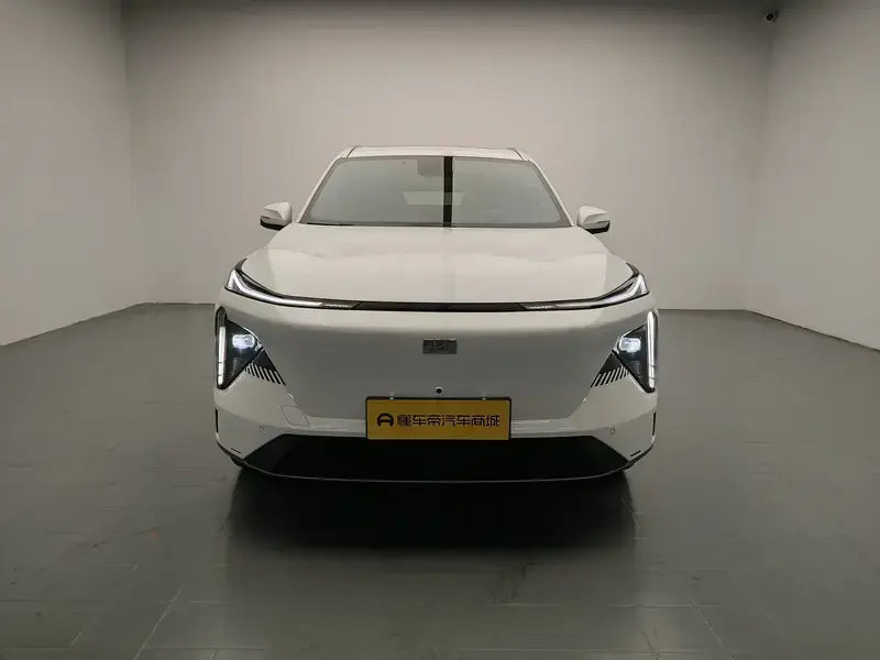 2023 Geely Galaxy L7 с пробегом 34 000 км