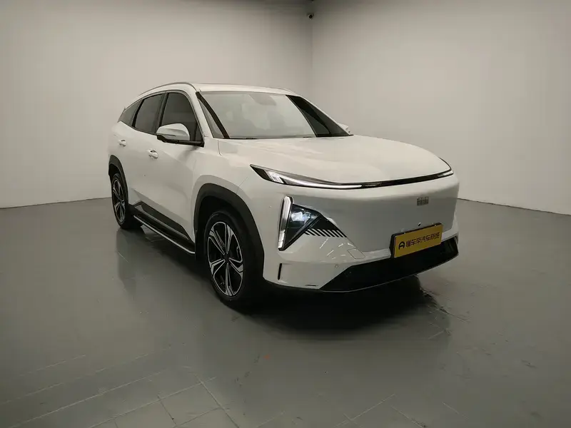 2023 Geely Galaxy L7 с пробегом 34 000 км