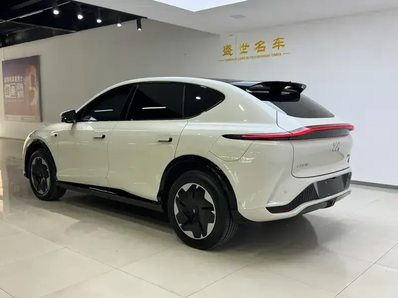 2023 IM Motors (Zhiji) LS7 с пробегом 70 000 км