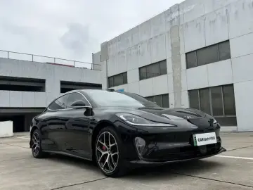2025 IM Motors (Zhiji) L6 с пробегом 26 000 км
