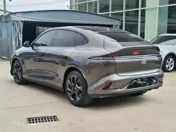 2025 IM Motors (Zhiji) LS6 с пробегом 81 000 км
