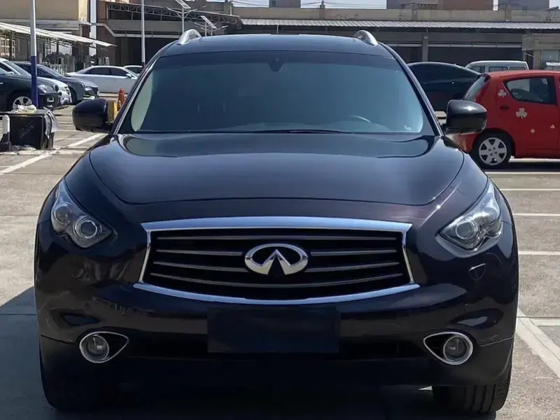 2013 Infiniti QX70 с пробегом 150 000 км