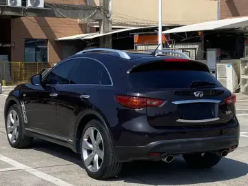 2013 Infiniti QX70 с пробегом 150 000 км