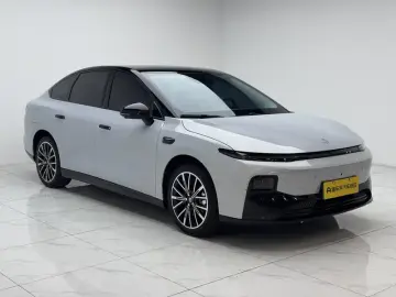 2025 Leapmotor B01 с пробегом 8 000 км