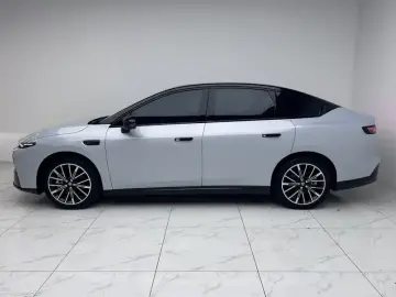 2025 Leapmotor B01 с пробегом 8 000 км