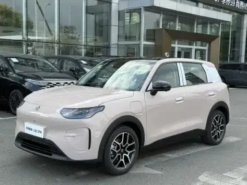 Leapmotor A10