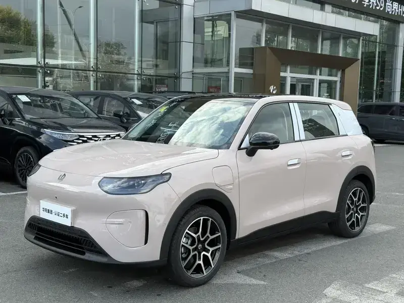 2026 Leapmotor A10 с пробегом 100 км