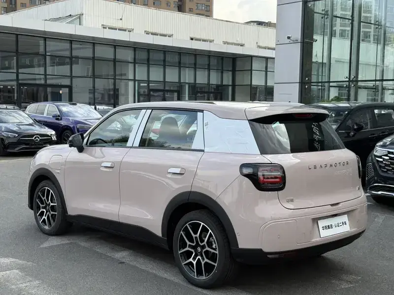 2026 Leapmotor A10 с пробегом 100 км