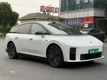 2025 Li Auto (Lixiang) i6 с пробегом 13 800 км