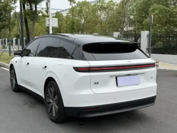 2025 Li Auto (Lixiang) i6 с пробегом 20 000 км
