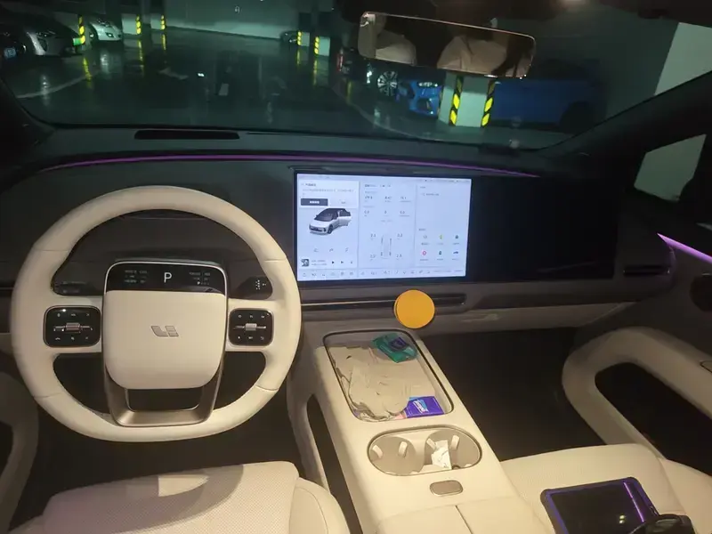 2025 Li Auto (Lixiang) i6 с пробегом 4 500 км