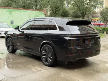 2024 Li Auto (Lixiang) L7 с пробегом 18 000 км