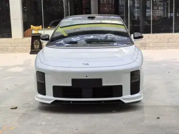2025 Li Auto (Lixiang) i6 с пробегом 3 600 км