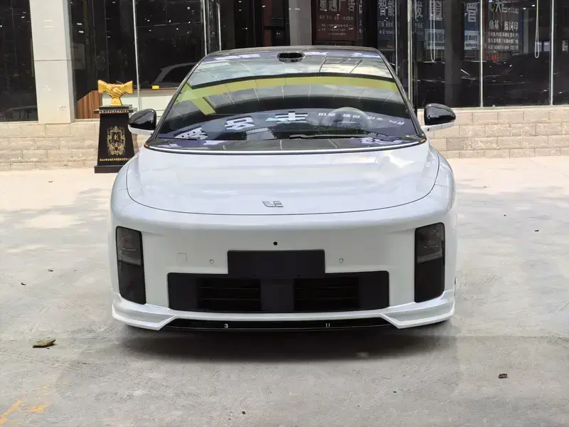 2025 Li Auto (Lixiang) i6 с пробегом 3 600 км