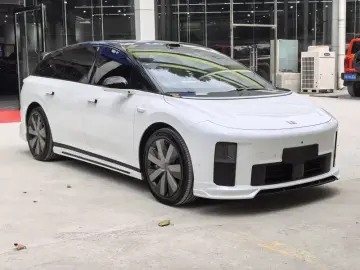 2025 Li Auto (Lixiang) i6 с пробегом 3 600 км