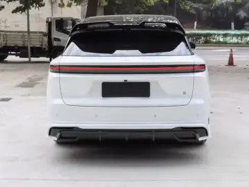 2025 Li Auto (Lixiang) i6 с пробегом 3 600 км