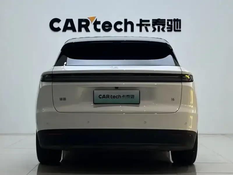 2025 Li Auto (Lixiang) i6 с пробегом 23 000 км