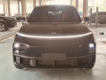 2025 Li Auto (Lixiang) L8 с пробегом 8 800 км