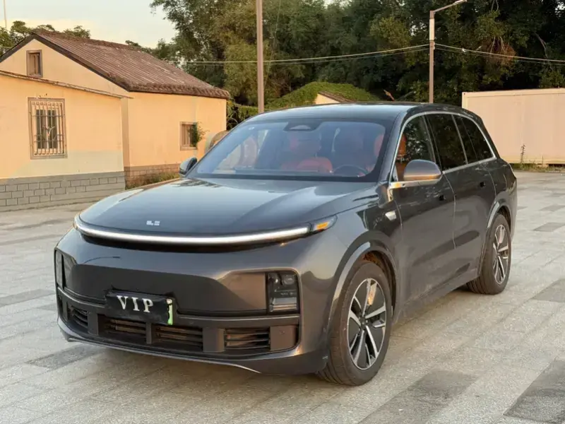 2024 Li Auto (Lixiang) L8 с пробегом 23 000 км