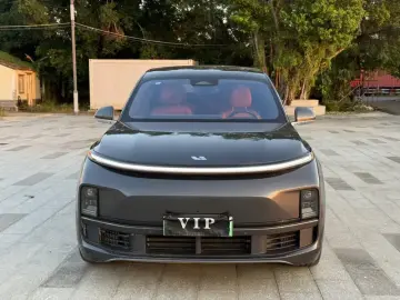 2024 Li Auto (Lixiang) L8 с пробегом 23 000 км