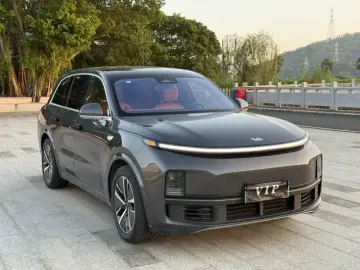 2024 Li Auto (Lixiang) L8 с пробегом 23 000 км