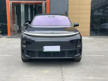 2024 Li Auto (Lixiang) L8 с пробегом 24 000 км
