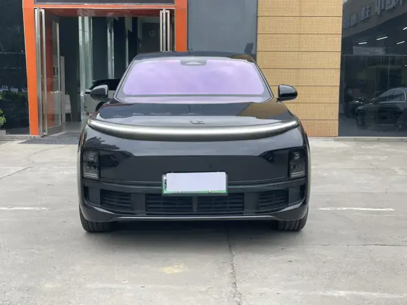 2024 Li Auto (Lixiang) L8 с пробегом 24 000 км