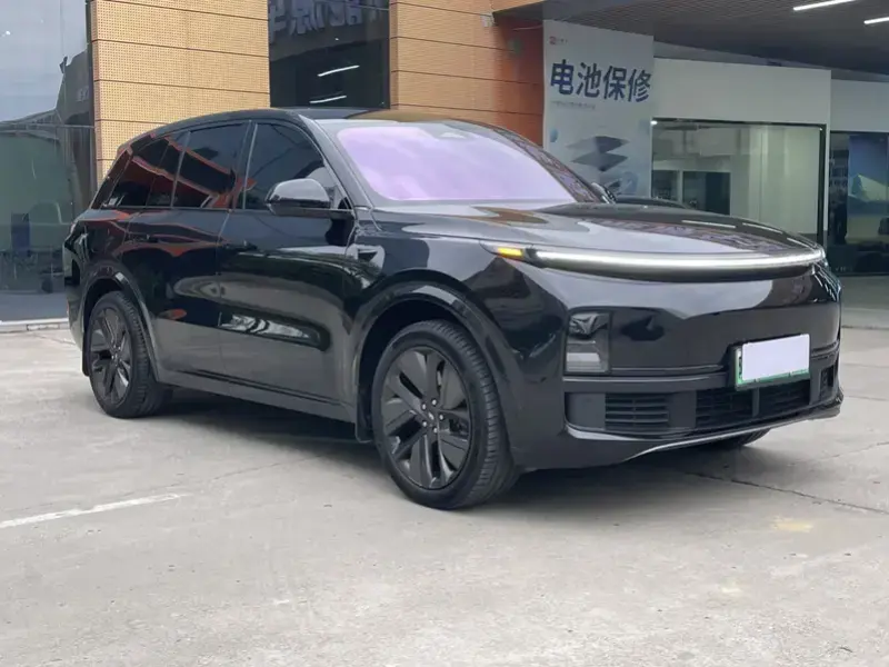 2024 Li Auto (Lixiang) L8 с пробегом 24 000 км