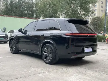 2024 Li Auto (Lixiang) L8 с пробегом 24 000 км