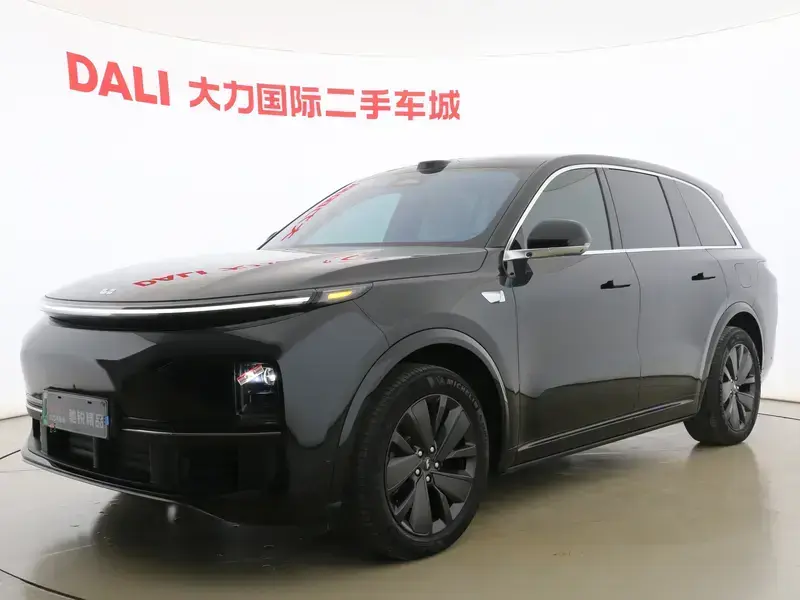 2025 Li Auto (Lixiang) L8 с пробегом 14 000 км