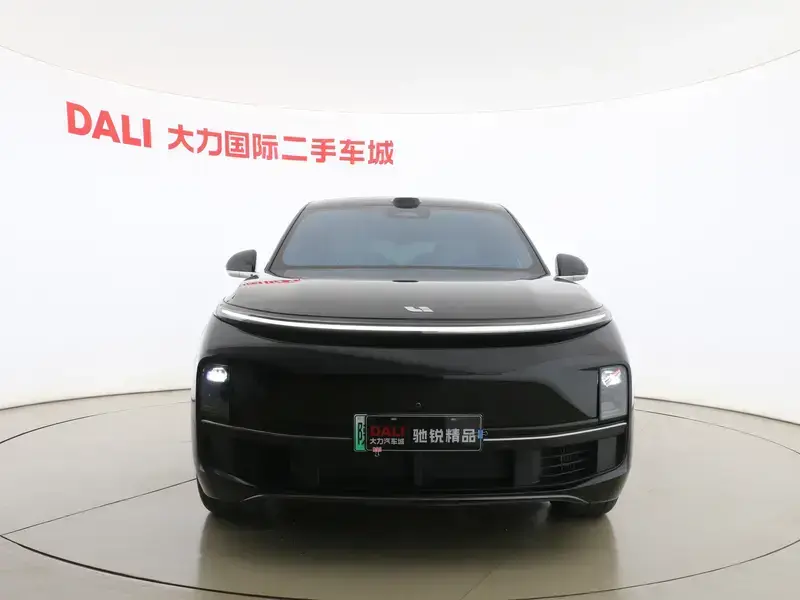 2025 Li Auto (Lixiang) L8 с пробегом 14 000 км