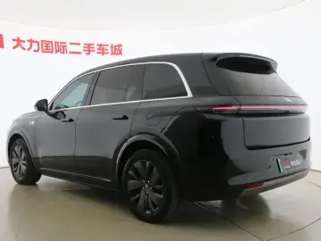 2025 Li Auto (Lixiang) L8 с пробегом 14 000 км